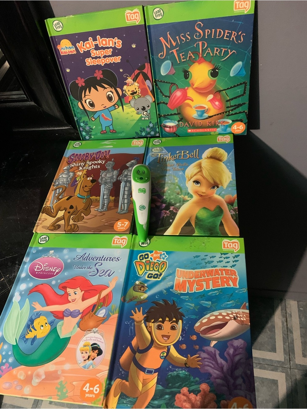 Leap Frog Tag Interactive Learn To Read W Stylus & 6 Books Lot Read Description